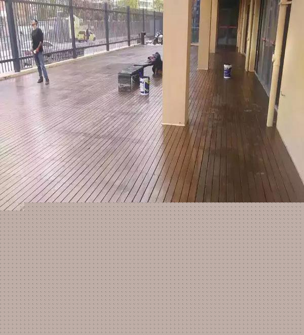 炭化木工厂探秘 景致木业带您了解扬州炭化木花架的匠心与工艺